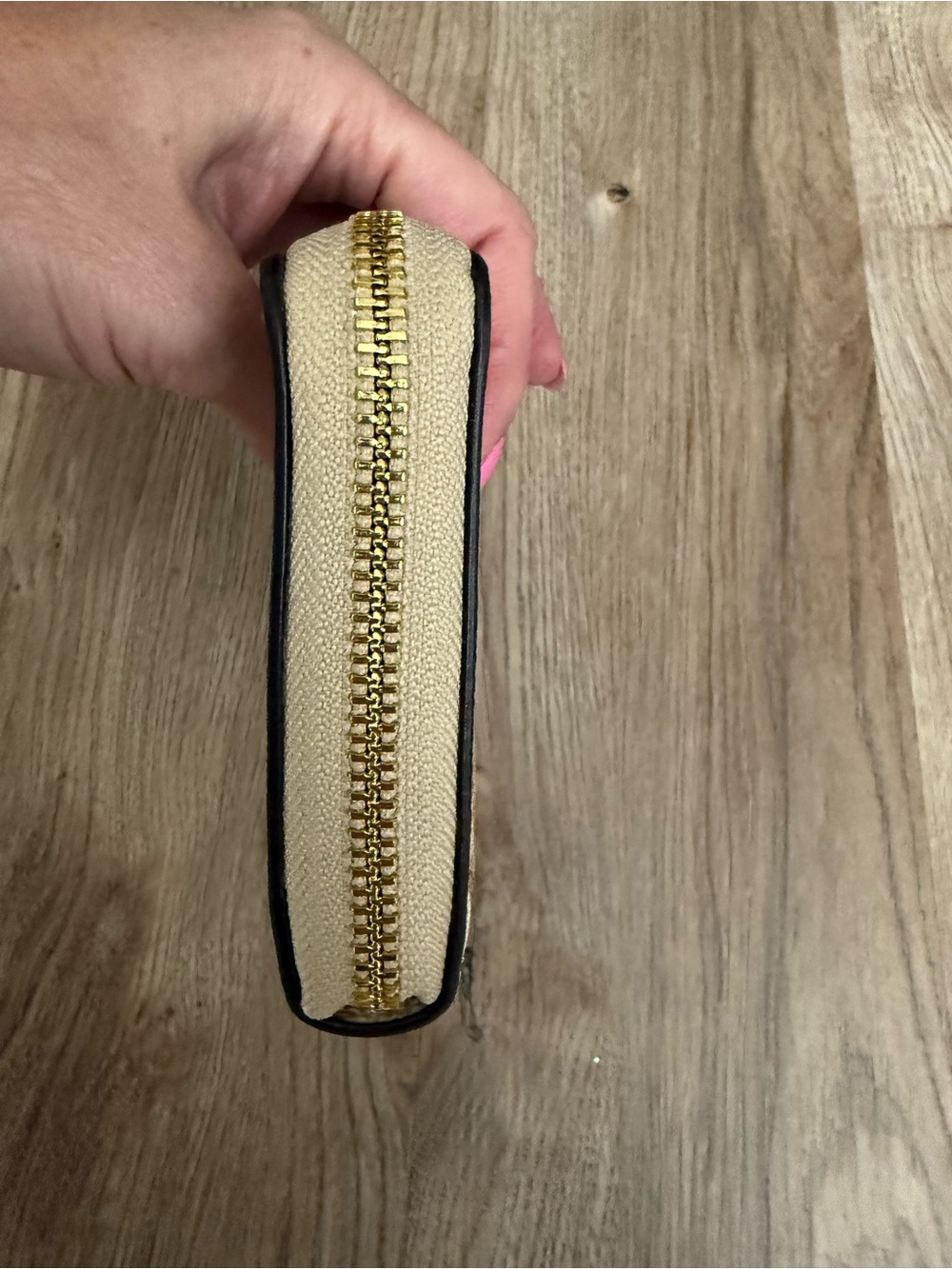 Coach Long Zip Around Wallet in the Chalk Signature Monogram - Picture 4 of 9